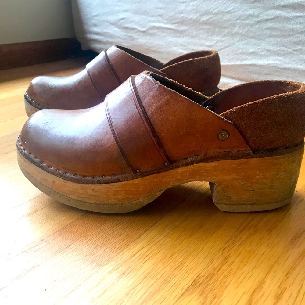 Vintage leather clogs - women’s size 7